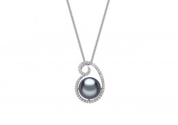 18ct White Gold Pearl & Diamond Necklace