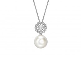 18ct White Gold Pearl & Diamond Necklace