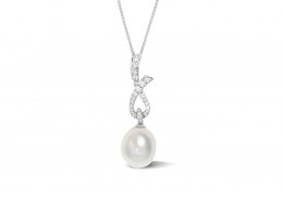 18ct White Gold Pearl & Diamond Necklace