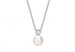 18ct White Gold Pearl & Diamond Necklace