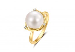 18ct Gold, Pearl & Diamond Ring 