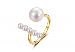 18ct Gold, Pearl & Diamond Ring