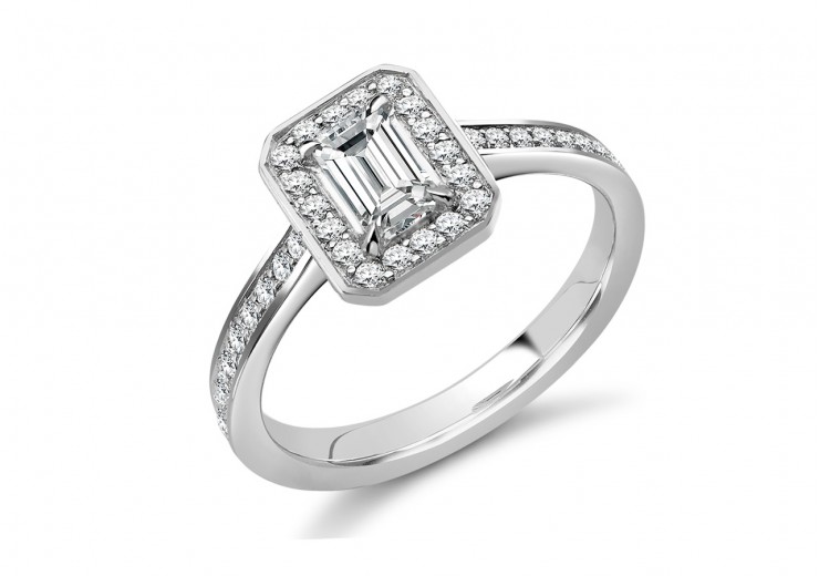18ct White Gold Emerald & Round Brilliant Cut Diamond Halo Ring 0.55ct