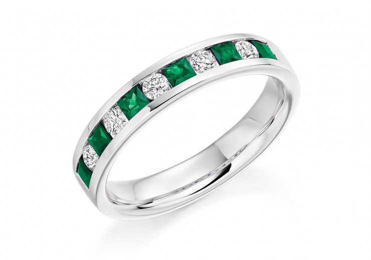 18ct White Gold Emerald & Diamond Princess & Round Brilliant Cut Half Eternity Ring 0.75ct
