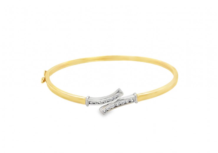 Pre-owned 9ct Cubic Zirconia Bangle