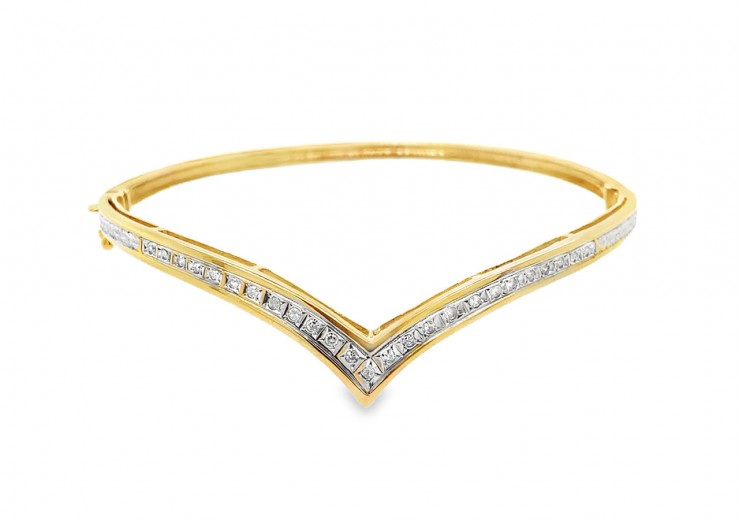 Pre-owned 9ct Yellow Gold Diamond Bangle