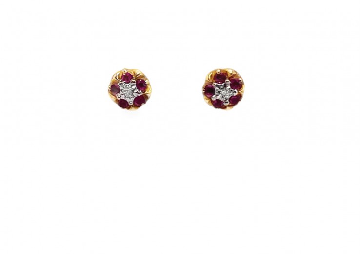 Pre-owned 9ct Yellow Gold Ruby & Diamond Studs Pre-owned 9ct Yellow Gold Ruby & Diamond Studs