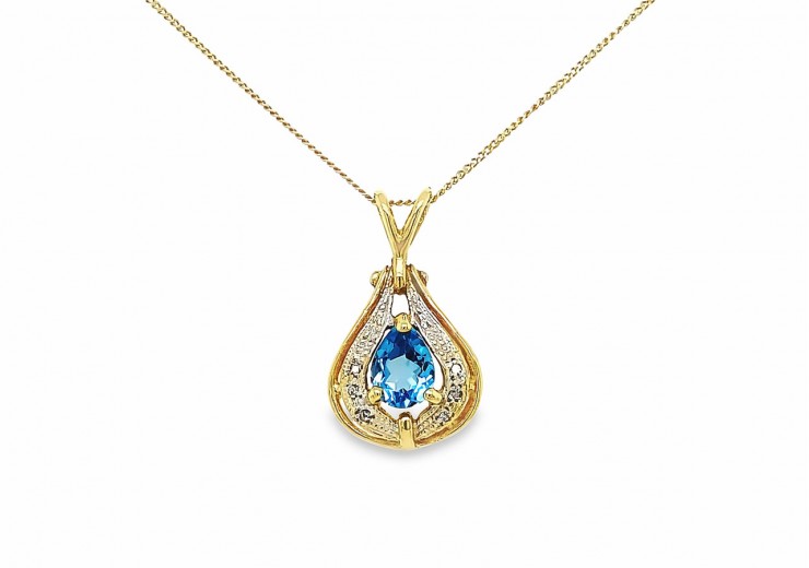 Pre-owned 9ct Yellow Gold Blue Topaz & Diamond Necklace