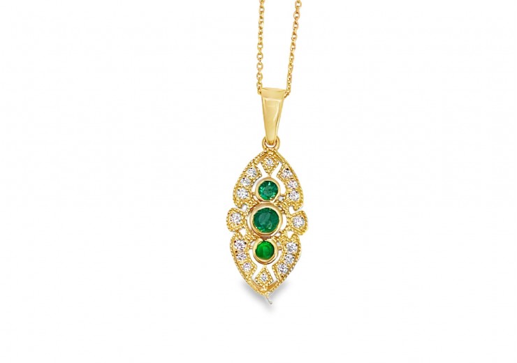 9ct Yellow Gold Emerald & Diamond Necklace 9ct Yellow Gold Emerald & Diamond Necklace