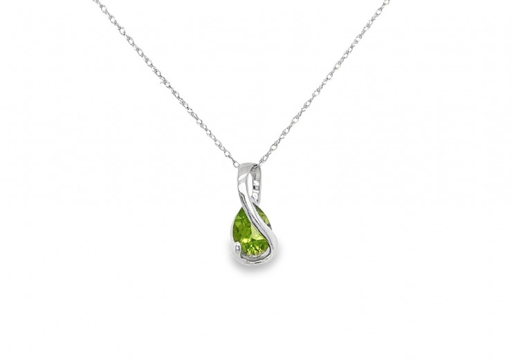 Pre-owned 9ct White Gold Peridot Necklace Pre-owned 9ct White Gold Peridot Necklace