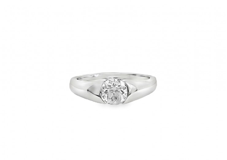 Pre-owned 18ct White Gold Diamond Solitaire Ring