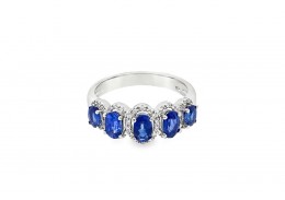 18ct White Gold Sapphire & Diamond Ring 18ct White Gold Sapphire & Diamond Ring