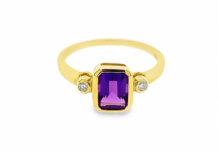 9ct Yellow Gold Amethyst & Diamond Ring