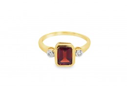 9ct Gold Garnet & Diamond Ring