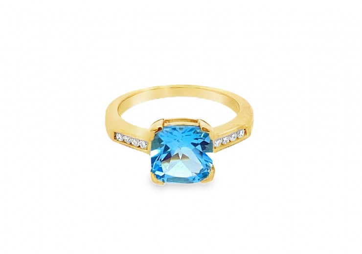 9ct Gold Blue Topaz & Diamond Ring