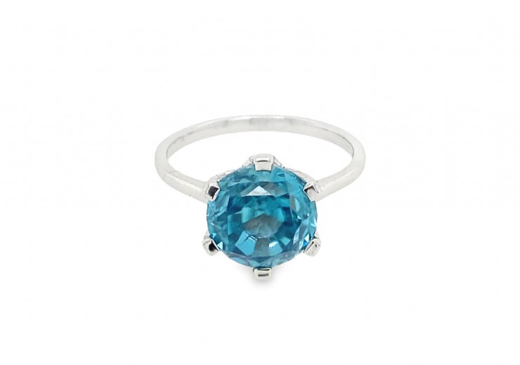 9ct White Gold Blue Topaz Ring