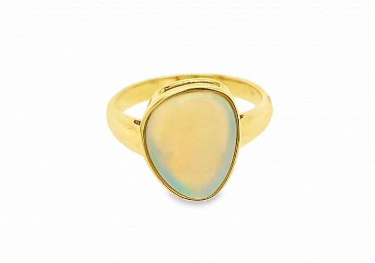 9ct Yellow Gold Opal Ring