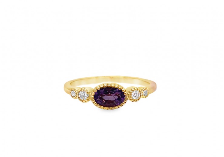 9ct Yellow Gold Amethyst & Diamond Ring 9ct Yellow Gold Amethyst & Diamond Ring