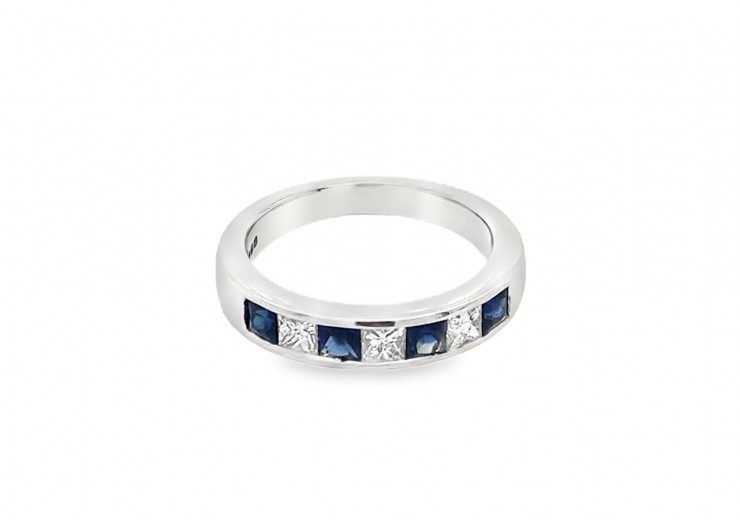 18ct White Gold Sapphire & Diamond Ring