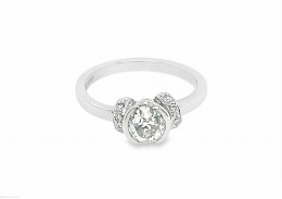Pre-owned Platinum & Diamond Solitaire Ring