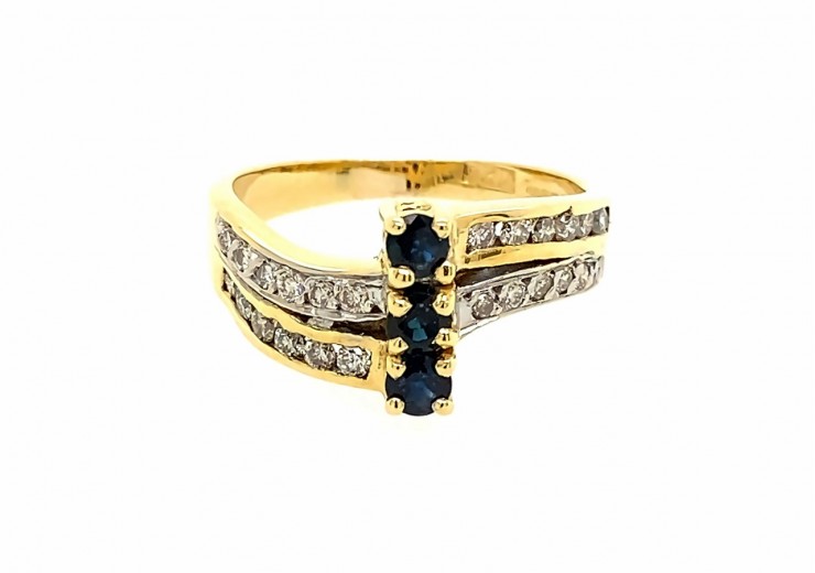 Pre-owned 18ct Yellow Gold Sapphire & Diamond Ring