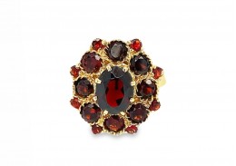 Pre-owned 9ct Yellow Gold Garnet Cluster Ring