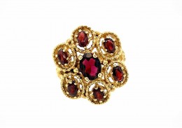 Pre-owned 9ct Yellow Gold Garnet Cluster Ring