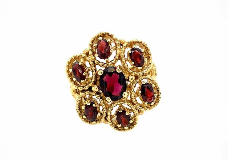 Pre-owned 9ct Yellow Gold Garnet Cluster Ring