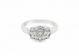 Pre-owned Platinum Diamond Cluster Ring