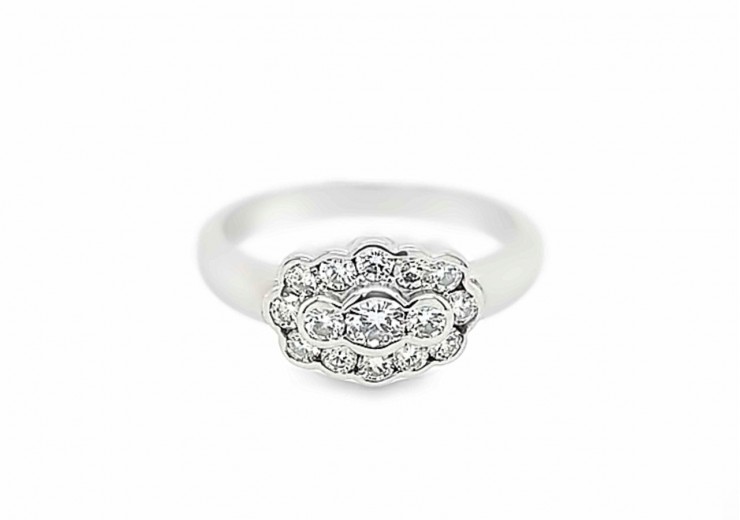 Pre-owned Platinum Diamond Cluster Ring