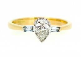 Pre-owned 18ct Yellow Gold Pear & Baguette Cut Diamond Ring
