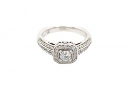Pre-owned 18ct White Gold Diamond Solitaire Halo Ring 0.75ct 