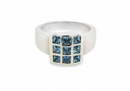 Pre-owned 9ct White Gold Blue Topaz Ring