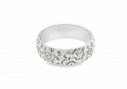 Pre-owned Vintage 18ct White Gold Floral Patterned Ring