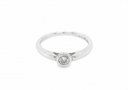 Pre-owned 18ct White Gold 0.20 Carat Diamond Solitaire Ring 