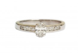 Pre-owned 18ct White Gold Oval Diamond Solitaire Ring