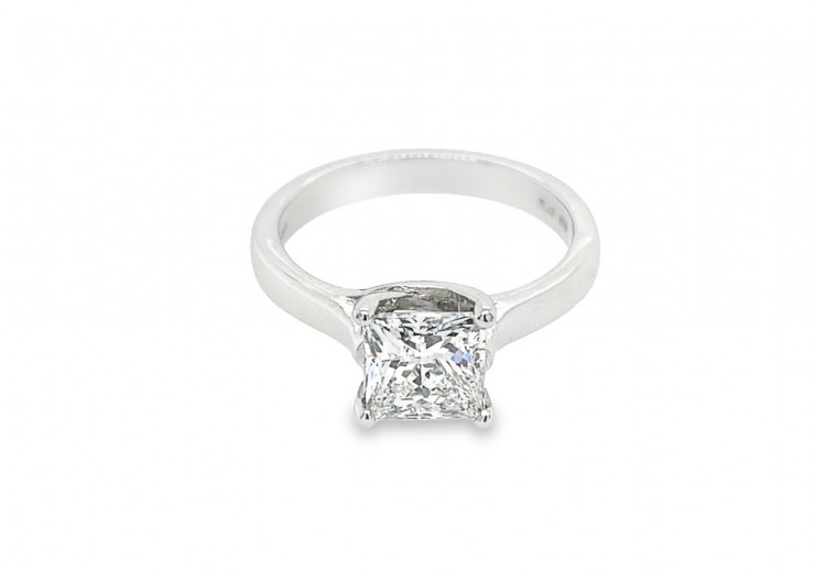 Pre-owned Platinum Princess Cut Diamond Solitaire