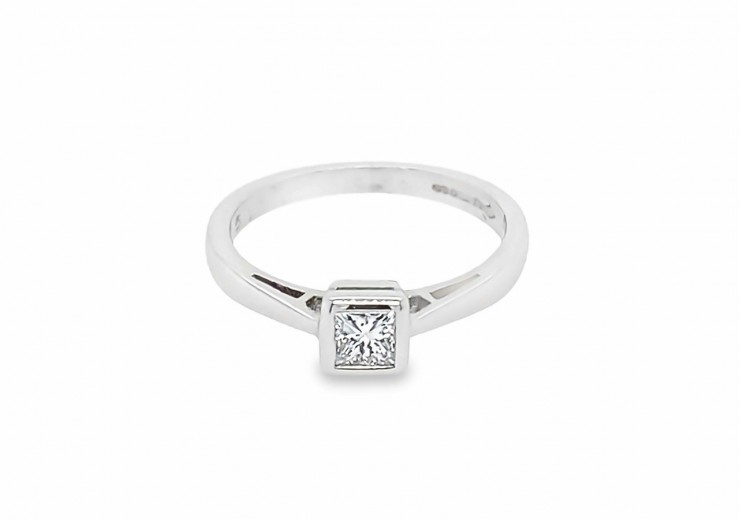 Pre-owned Platinum 0.25 Carat Diamond Solitaire Ring 