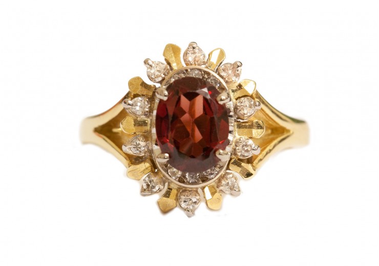 Pre-owned Vintage 18ct Yellow Gold Garnet & Diamond Cluster Ring