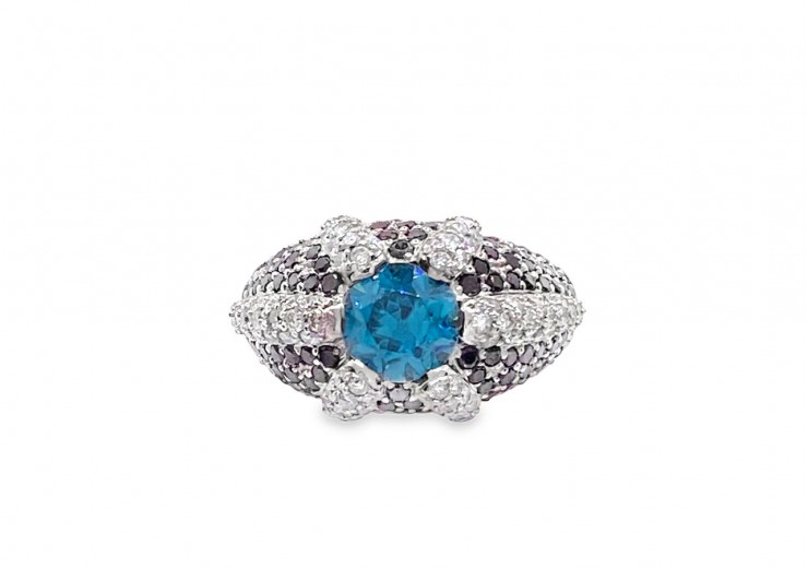 Pre-owned 18ct White Gold Blue Zircon & Diamond Ring