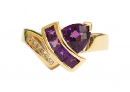 Pre-owned 14ct Yellow Gold Amethyst & Diamond Ring
