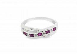 Pre-owned 9ct White Gold Ruby & Diamond Ring