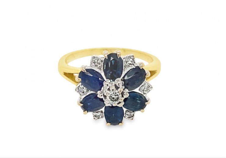 Pre-owned 18ct Yellow Gold Sapphire & Diamond Cluster Ring