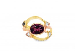 Pre-owned 9ct Yellow Gold Garnet & Diamond Dress Ring