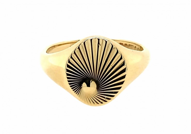 Pre-owned 9ct Yellow Gold Patterned Signet Ring