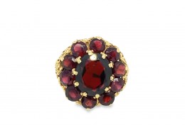 Pre-owned 9ct Yellow Gold Garnet Cluster Ring