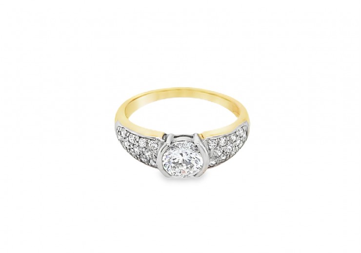 Pre-owned 14ct Yellow Gold Cubic Zirconia Ring 