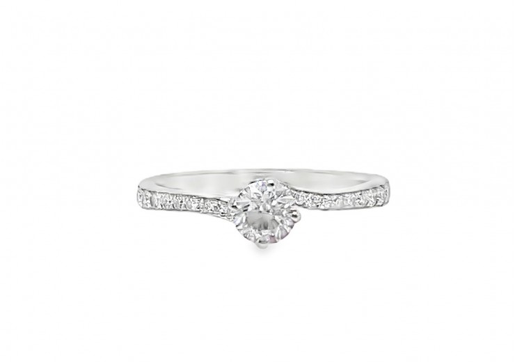 Pre-owned Platinum Diamond Ring