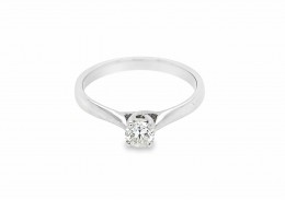 Pre-owned 18ct White Gold Diamond Solitaire Ring