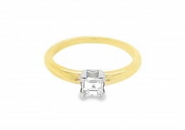 Pre-owned 18ct Yellow Gold Princess Cut Diamond Solitaire